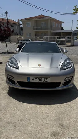 Porsche Panamera 4