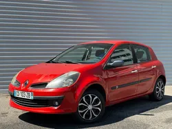 Renault clio iii 1.6i kit embrayage neuf/kit distribution neuf /revision complete neuf / disque plaquette avant neuf /triangle avant neuf