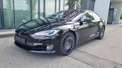 Tesla MODEL S PERFORMANCE