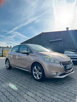 PEUGEOT 208 1.2 VTi