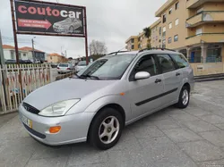 Ford Focus 1.4 i      ( Viatura  Nacional )