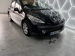 PEUGEOT 207 1.6 HDi 16v 110ch FAP Griffe