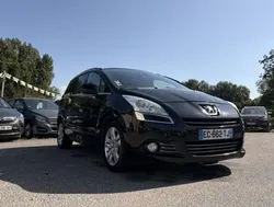 PEUGEOT 5008 2.0 HDi 150 ch
