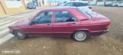 Mercedes-Benz E 230
