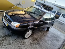 Ford Fiesta Em estado novo