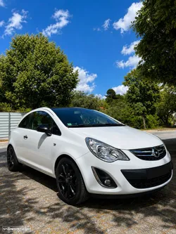 Opel Corsa 1.2 Black Edition