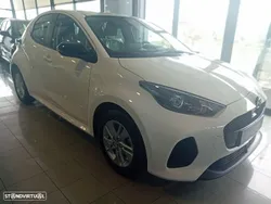 Mazda 2 1.5 L Hybrid VVT-i Centre-Line