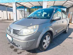 Renault scénic2 2l essence 135cv*faible km et kit distribution ok avec tous les papiers a jour