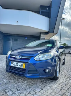 Ford Focus 1.6TDCi 115cv 150.000km e livro revisões