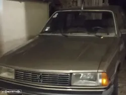 Peugeot 305