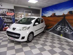 Peugeot 107 I Phase II 1.0 i 68cv Trendy / Suivi