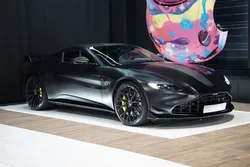 Aston Martin Vantage F1 Edition 4.0 V8 Biturbo 535ch | 1ère main | Satin Jet Black | Toit Carbone | Caméra 360 | Etriers Lime Green | A partir de 1780e/mois