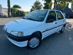 Peugeot 106 green