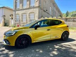 Renault Clio 4 rs trophy 220cv