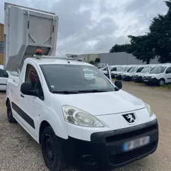 Peugeot Partner 1.6 HDI / 90CH / CONFIG BENNE / AVEC ATTELAGE