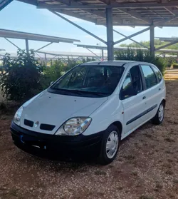 Renault scenic 1.9 D 64ch très propre