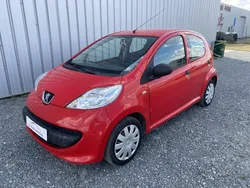 PEUGEOT 107 1.0i Trendy
