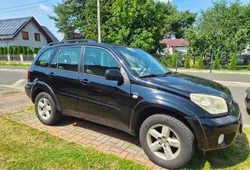 Toyota Rav4 essence 2.0 climatisé vitres électriques bien entretenu