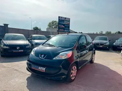 Peugeot 107 1.0i 68 CH BOITE AUTOMATIQUE | ENTIÈREMENT RÉVISÉE ET GARANTIE 12 MOIS EN EUROPE