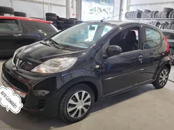 Peugeot 107 1.0 Gasolina - Ar condicionado - 4 Lugares