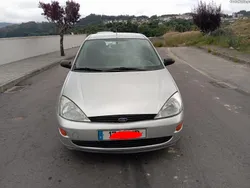 Ford Focus 1.4 gasolina impecável
