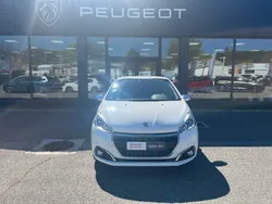 Peugeot 208 Puretech 82 Signature