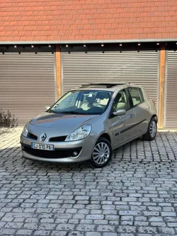 Renault Clio III – Phase 1 – Privilège – 1.4 16V 98 ch – Toit ouvrant – Entretien complet – 139 000 km