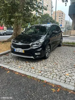 Kia Carens 1.7 CRDi ISG TX 7DCT