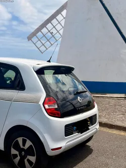 Renault Twingo Night and day
