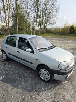 Renault clio 1.6 i 90cv 134800km garantie 3 mois
