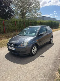 Ford Fiesta en parfait état de fonctionnement. CT OK