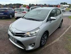 Toyota verso 112 d-4d pack active couleur gris 5 places