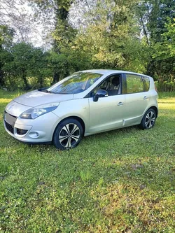 Renault Scénic III Bose 1.5 dci EDC eco 2 110 ch boite automatique