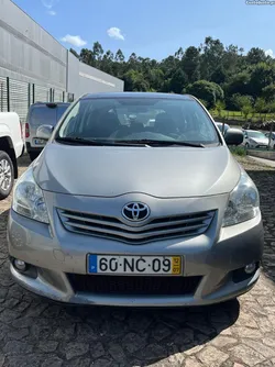 Toyota Verso 2.0 D-4D 7 lugares