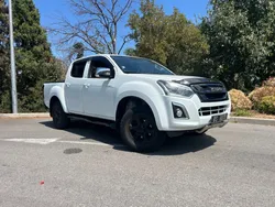 ISUZU D-MAX 1.9 D 164 ch 4X4 PLANET Climatisation Attelage Première main Garantie 12 mois