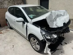 Renault 5 accidenté