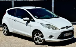 FORD FIESTA 1.4 TDCi 68cv TITANIUM 2010 1ere Main Clim auto Régulateur Bluetooth CT OK