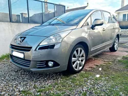 PEUGEOT 5008 1.6 HDI 115ch 7 places