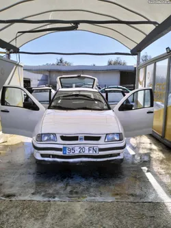 Seat Ibiza Em estado novo