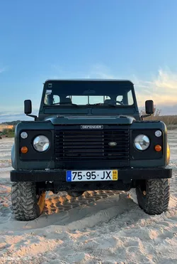 Land Rover Defender 90 2.5 TDi Metal Top