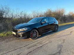 BMW 118i DKG M HERITAGE Frein M Performance Rouge LED ADAPTATIF Shadow Siège électrique à Mémoire CAMERA Auto-Reverse CARPLAY Android Auto FLA I-Cockpit Pro KAFAS2 Pack Ambiance... Shadow édition