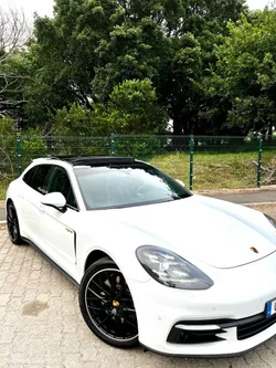 Porsche Panamera 4 E-Hybrid 10 Years Edition