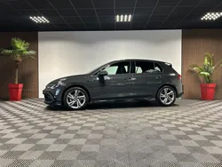 VOLKSWAGEN GOLF VIII 1,5L eTSI 130ch DSG7 R-LINE / 2024 / CARPLAY / CAMERA RECUL / SIEGES SPORT ALCANTARA / ECLAIRAGE AMBIANCE