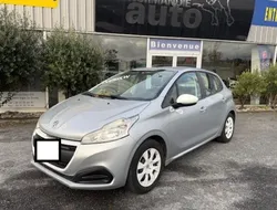 BIEN LIRE L'ANNONCE Peugeot 208 1.2i 68CV Like 5p moteur 34 000kms