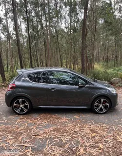 Peugeot 208 1.6 THP GTi