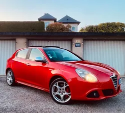 ALFA ROMEO GIULIETTA DISTINCTIVE 1.4 TB 170ch – TOIT OUVRANT – GPS – CUIR/ALCANTARA – RADARS – BOITE AUTO – GARANTIE 12M