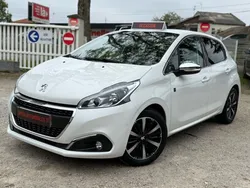 Peugeot 208 1.2i 110ch Boîte 6 vitesses / Tech édition / excelent état / Caméra Recul / Haute de game / 48.327 Kms /