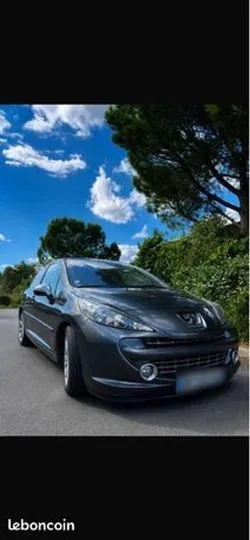 Peugeot 207 RC (échange possible)