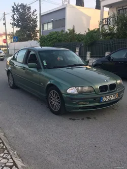 BMW 320 impecável