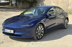 Tesla Model 3 Model 3 Standard Range Premium RWD Premium